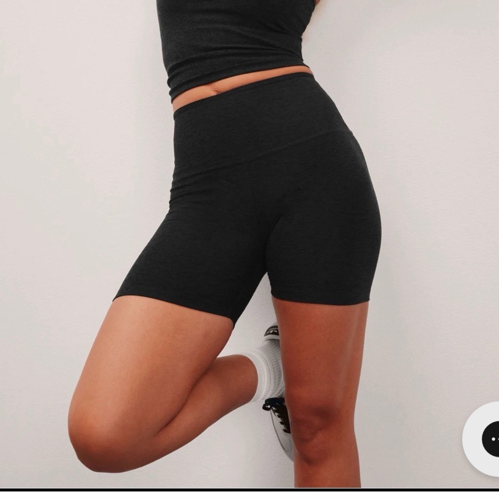 Beyond Yoga Keep Pace 5” Shorts